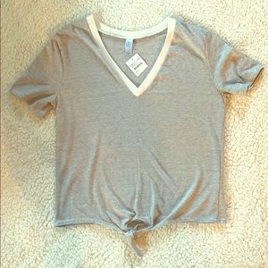 Short Sleeve Stripped V-Neck Top